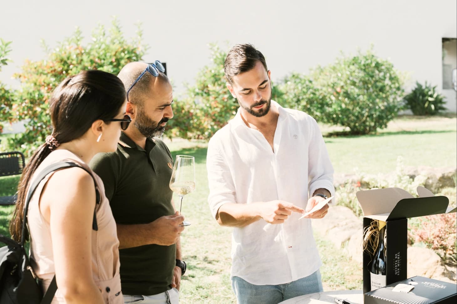 A guided outdoor wine tasting at Quinta de San Michel