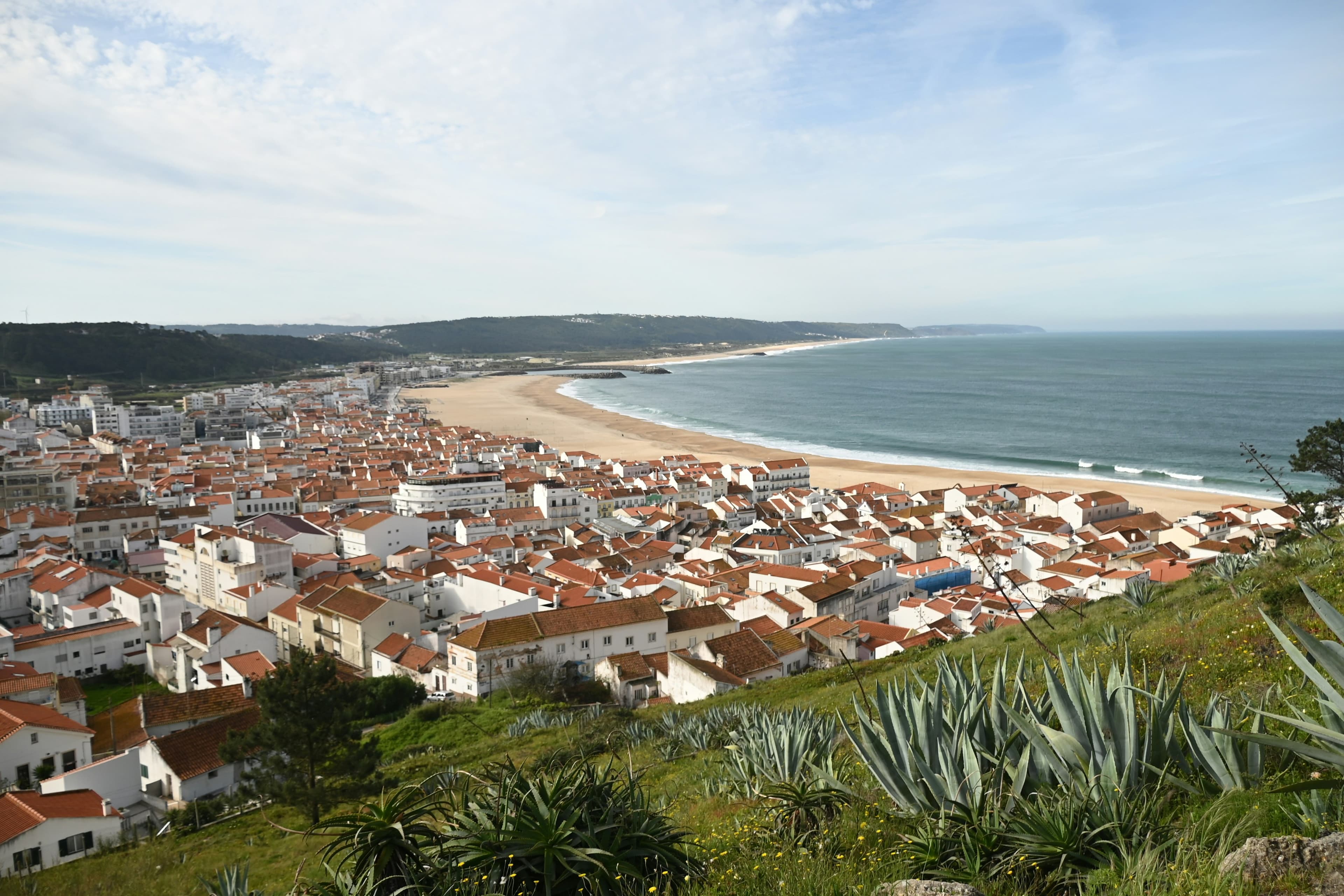 Nazaré beach beneath the cliffs of Sítio